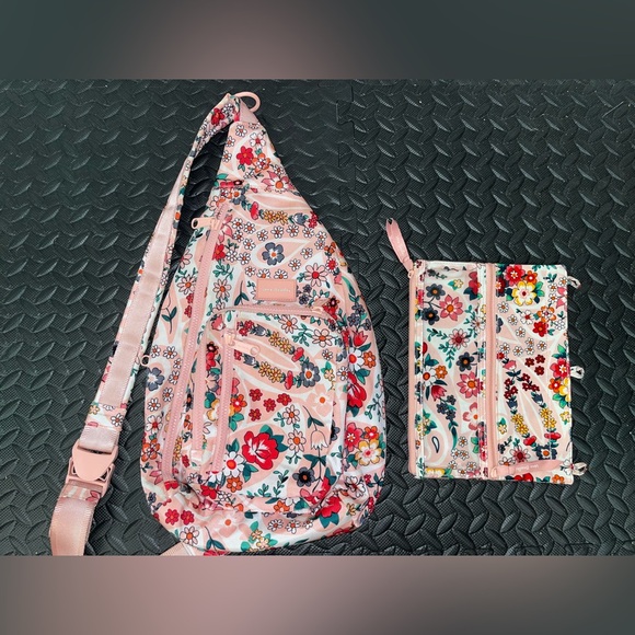 Vera Bradley Sling Bag and Pouch Set - Picture 1 of 7